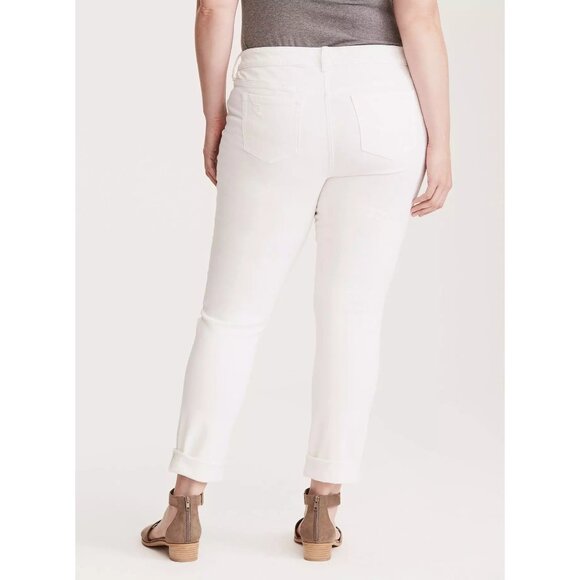 Torrid Boyfriend Jeans Distressed White Wash 24R - Picture 3 of 15